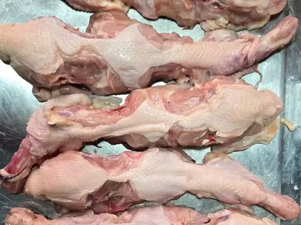 Թարմ հավի վիզ մեջք