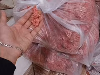 It yemi. Toyuqun Qabirga ve Bud sumuyu, Toyuq farji ciyer boyun — 照片 2