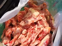 It yemi. Toyuqun Qabirga ve Bud sumuyu, Toyuq farji ciyer boyun — 照片 4