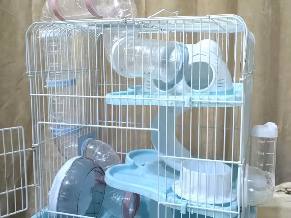 Продаются 2 клетки для хомяков в идеальном состоянии.Hamster üçün tam