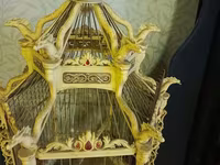 Dekorativ “fantaziya” üslubunda işlənmiş quş qəfəsi - Material: metal — 照片 5