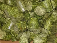 Distribuim furaj granulat,brichet de lucerna si nisip tratat pentru chinchilla (шиншила,sinsila) — الصورة 2