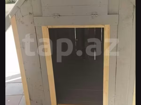 Məhsul: It yuvası - Material: Taxta karkas, möhkəm metal/profilli dam