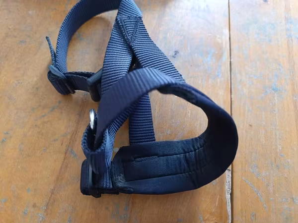 It üçün xalta,əldə tutmağa povodok,və namordnik,dırnaq qayçısı (təzə)