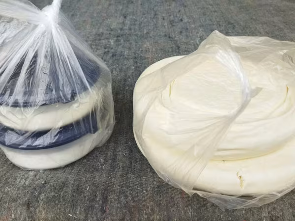 Camiş qaymağı veTəzə çəkilmiş kend pendiri inək pendiri kilosu 7.5 dən