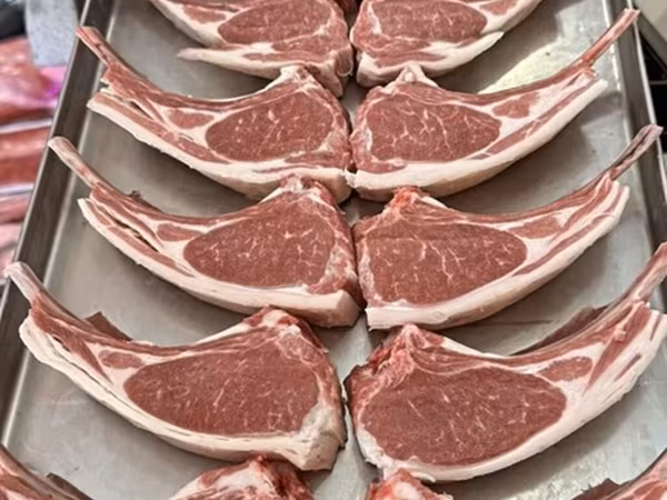 Məhsul: Quzu kotleti (rack chops) Təsvir: - Sümük üstü kəsim: hər
