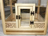 Taxta quş qəfəsi (dekorativ ev formasında) - Material: təbii ağac — الصورة 2