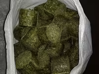 Vindem furaj granulat pentru chinchilla si nisip tratat. — 照片 1