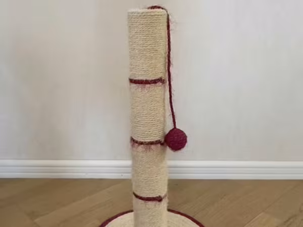 Pişik cırmaqlama dirəyi və oyun asılqanı - Material: təbii sizal