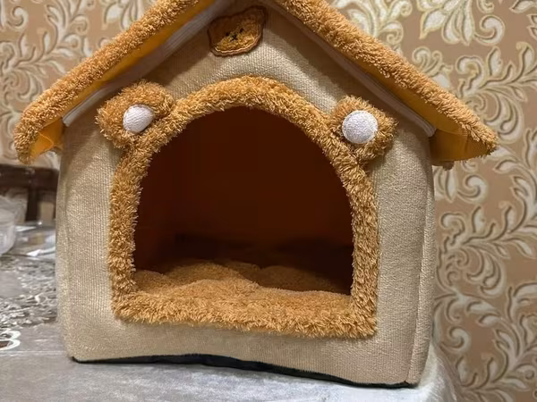 Yumşaq ev şəklində pişik/it yuvası - Material: parça və plyuş
