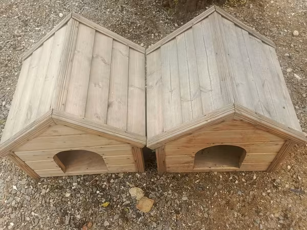 Taxta it/kedi evi – 2 ədəd - Material: tam taxta, qalın lövhələr -