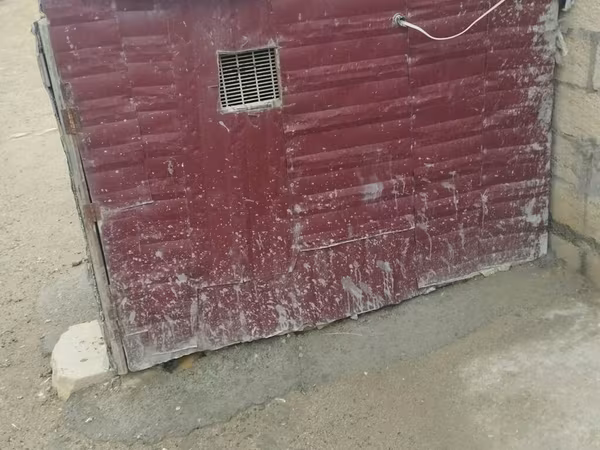 Qiymət 150.m. catrlma yoxdu - Material: taxta karkas, üstü