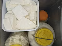 1 ltr --1 m 50 qəpik ( Süd ) 3 kq balon --4 m 50 qəpik (qatiq) 600 qr — الصورة 6